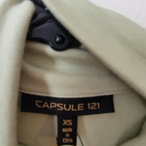 Capsule 121 light green zeta 1/2 zip top nwt size xs - Picture 3 of 6